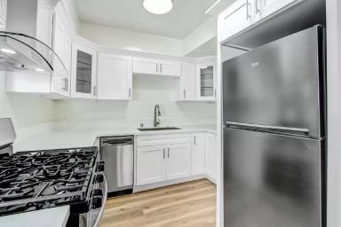 Main picture of 1121 California Ave