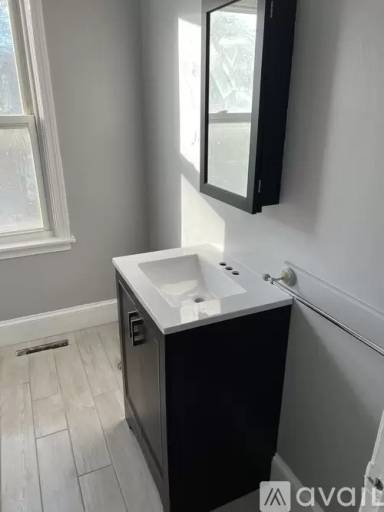 Main picture of 143 S Clarendon St