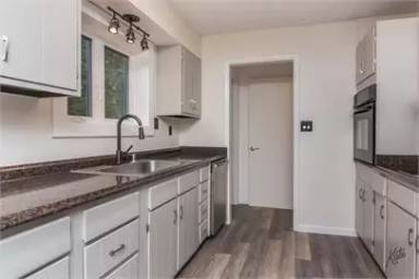Main picture of 230 Glacier Ave