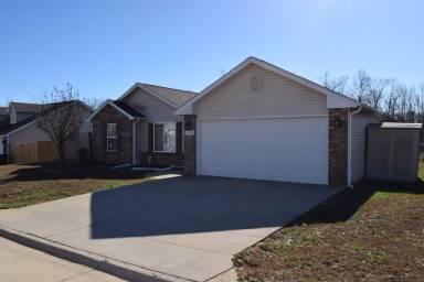 Main picture of 15809 Tamarack Ln