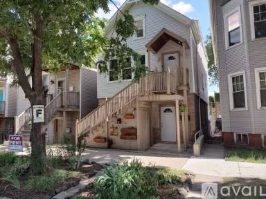 Main picture of 2321 W Barry Ave