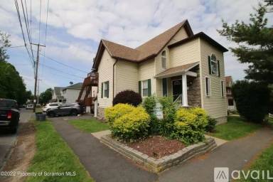 Main picture of 540 New York St