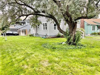 Main picture of 3101 W Providence Ave