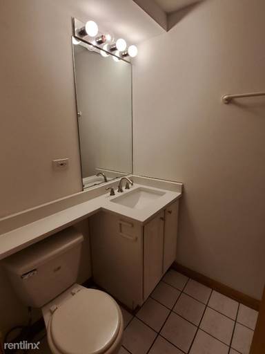 Main picture of 865 W Buckingham Pl