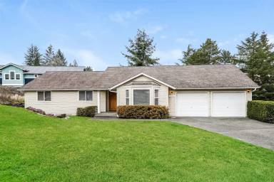 Main picture of 4149 W Lake Sammamish Pkwy NE