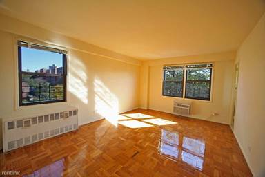 Main picture of 2790 Bragg St