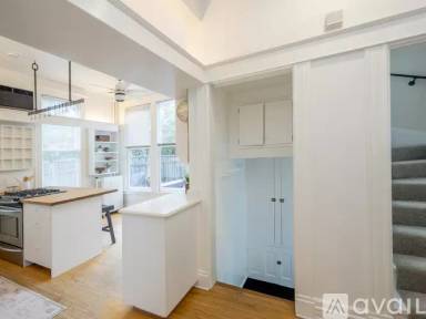 Main picture of 902 Goodrich Ave