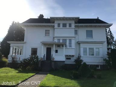 Main picture of 702 W 2nd St