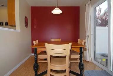 Main picture of 1402 W Springside Ct
