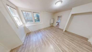 Main picture of 1110 E John St