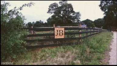 Main picture of 3321 County Line Rd