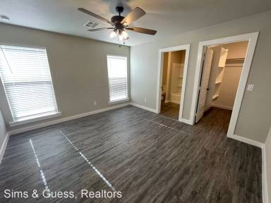 Main picture of 902 Canal St