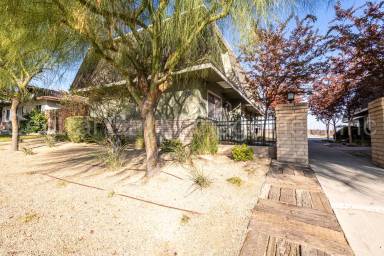 Main picture of 928 Day Ave