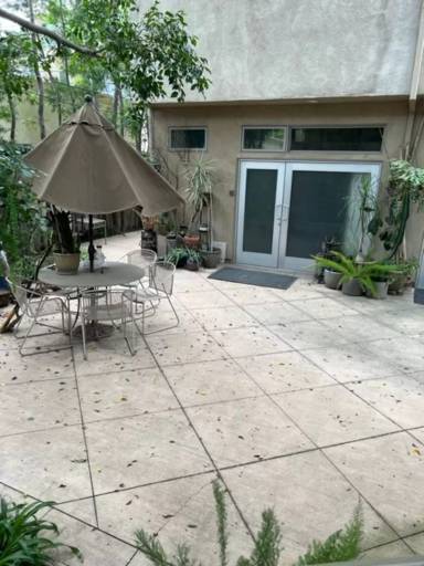 Main picture of 749 N Harper Ave