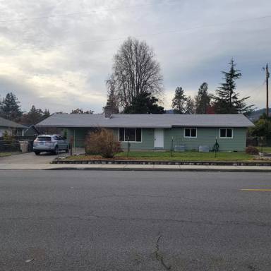 Main picture of 1540 NW Washington Blvd