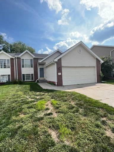 Main picture of 249 W Irving St