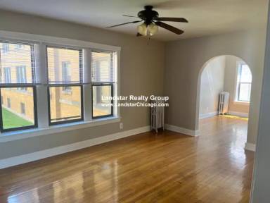 Main picture of 4015 W Melrose St