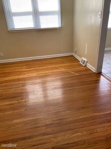 Main picture of 62 W Cheltenham Ave