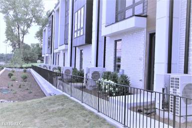 Main picture of 3746 Central Pike