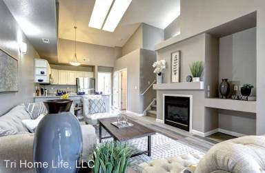 Main picture of 2850 W Centennial Dr