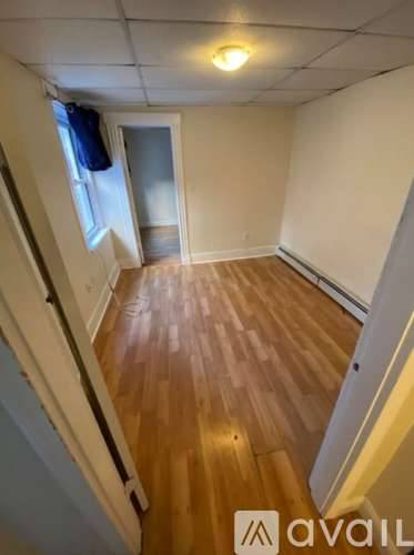 Main picture of 33 Chelsea St