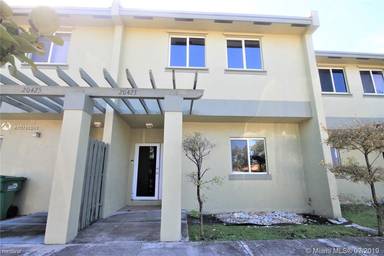 Main picture of 20423 NW 15th Ave