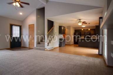 Main picture of 16260 Jefferson St