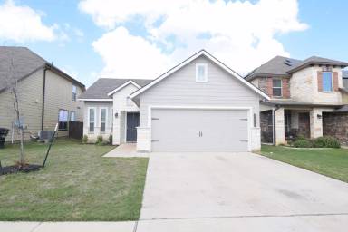Main picture of 3307 Addison St