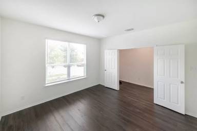 Main picture of 1101 Arbor Acres Loop