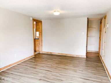 Main picture of 99 E Wood St
