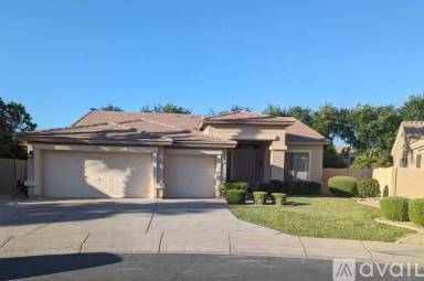 Main picture of 521 S Bahama Dr