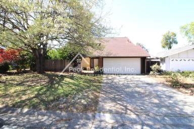 Main picture of 9346 Blue Oak Dr