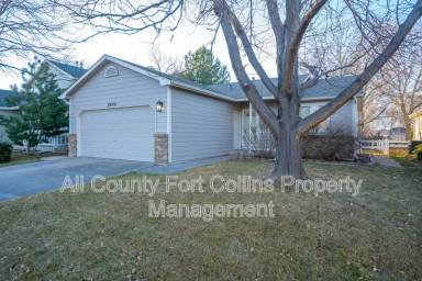 Main picture of 2450 Emerald St