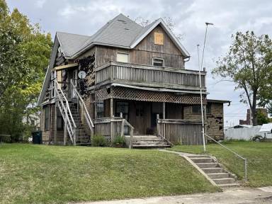 Main picture of 402 E 8th St