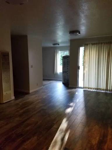 Main picture of 1725 Oxford St