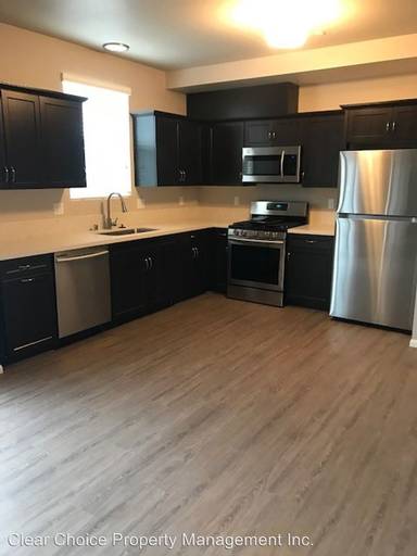 Main picture of 3548 Oak St
