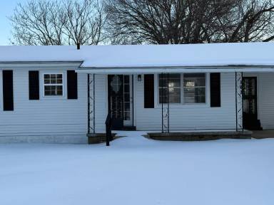 Main picture of 210 Laurison St
