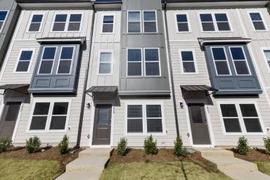Main picture of 1939 Robin Hill Ln