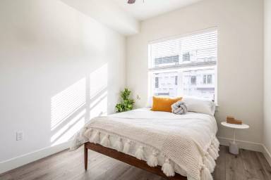 Main picture of 1660 D St