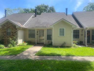 Main picture of 9477 Woodcrest Dr