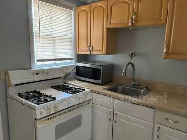 Main picture of 423 Linwood Ave