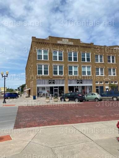 Main picture of 106 W 6th Ave