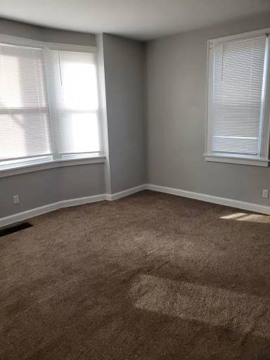 Main picture of 618 Young Ave NE