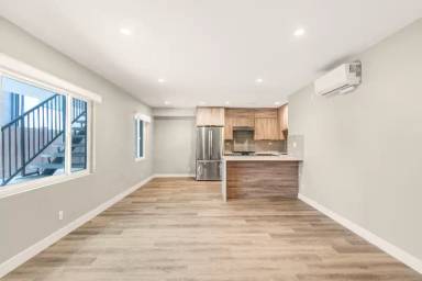 Main picture of 1307 Tamarind Ave