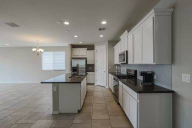 Main picture of 14563 W Dahlia Dr