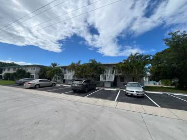 Main picture of 717 NE 10th Ave