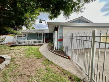 Main picture of 4020 Heather Hill Way