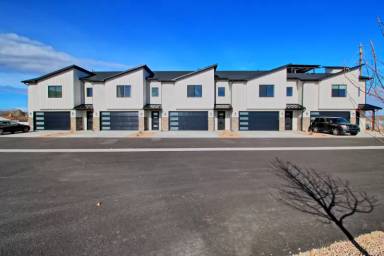 Main picture of 681 28 Rd