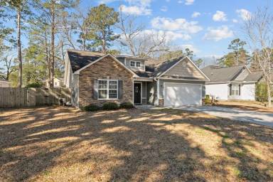 Main picture of 105 Patriot Ct