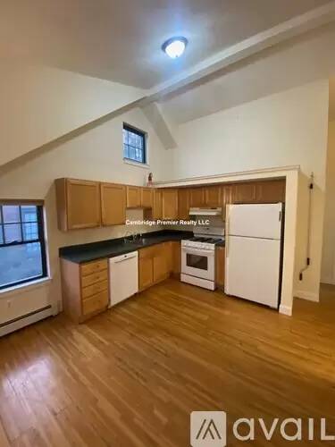 Main picture of 241 River St